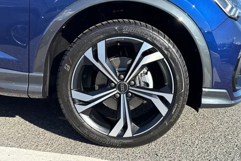 PX75KKC Audi Q3 Black Edition 35 TDI  150 PS S tronic Thumbnail #11