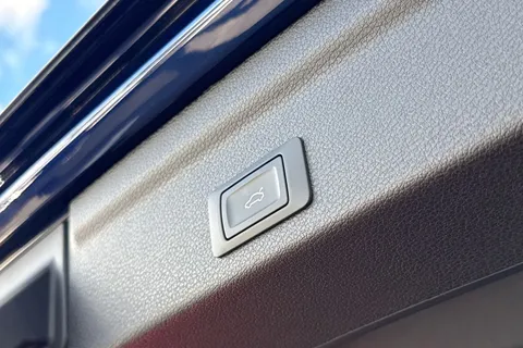 PX75KKC Audi Q3 Black Edition 35 TDI  150 PS S tronic Thumbnail #37