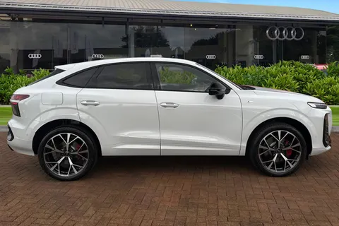  Audi Q3 2.0 TFSI Launch Edition Plus Sportback S Tronic quattro Euro 6 (s/s) 5dr Thumbnail #4