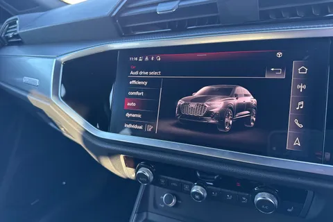 KE71SVT Audi Q3 S line 35 TFSI  150 PS S tronic Thumbnail #41