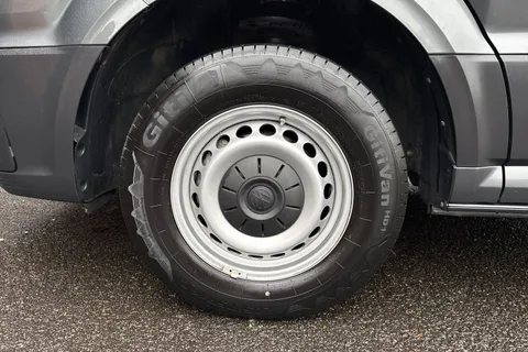 PK74EBJ Volkswagen Crafter Panel van Commerce Plus LWB 140 PS 2.0 TDI 8sp Automatic FWD Thumbnail #13