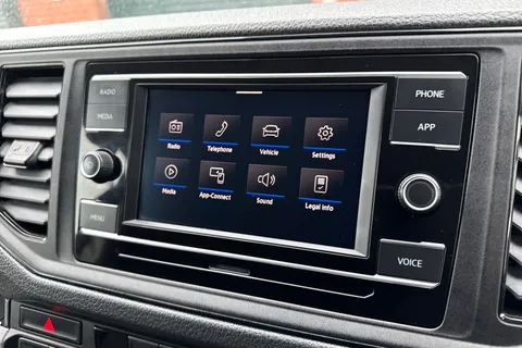 PK74EBJ Volkswagen Crafter Panel van Commerce Plus LWB 140 PS 2.0 TDI 8sp Automatic FWD Thumbnail #17