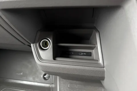 PK74EBJ Volkswagen Crafter Panel van Commerce Plus LWB 140 PS 2.0 TDI 8sp Automatic FWD Thumbnail #36