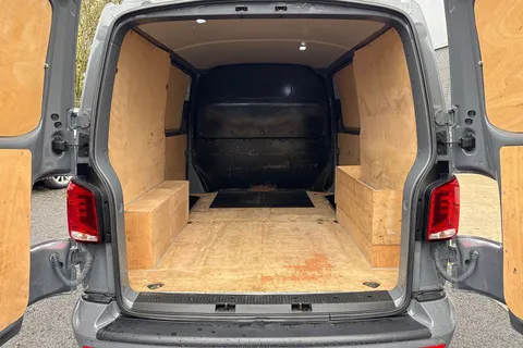 RA70BWD Volkswagen Transporter T32 Panel van Highline SWB 150 PS 2.0 TDI 6sp Manual Thumbnail #6