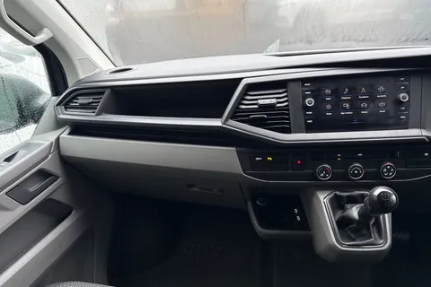 RA70BWD Volkswagen Transporter T32 Panel van Highline SWB 150 PS 2.0 TDI 6sp Manual Thumbnail #19