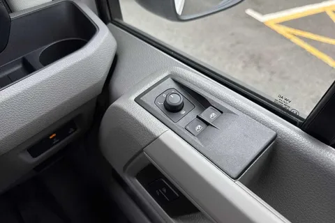 BL75UWS Volkswagen Crafter Cr35 Commerce + T 2.0TDI 140PS EU6 CR35 LWB Commerce Plus FWD 2025 Model-Delivery Mileage Onl Thumbnail #17