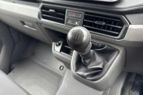 BL75UWS Volkswagen Crafter Cr35 Commerce + T 2.0TDI 140PS EU6 CR35 LWB Commerce Plus FWD 2025 Model-Delivery Mileage Onl Thumbnail #19