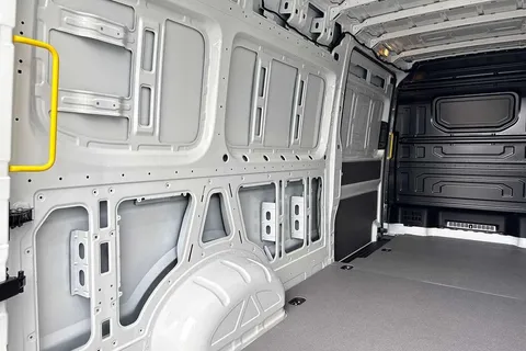 BL75UWS Volkswagen Crafter Cr35 Commerce + T 2.0TDI 140PS EU6 CR35 LWB Commerce Plus FWD 2025 Model-Delivery Mileage Onl Thumbnail #25