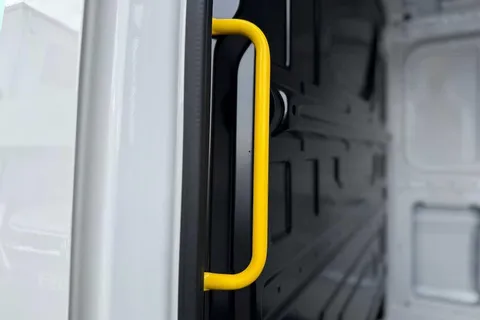 BL75UWS Volkswagen Crafter Cr35 Commerce + T 2.0TDI 140PS EU6 CR35 LWB Commerce Plus FWD 2025 Model-Delivery Mileage Onl Thumbnail #28