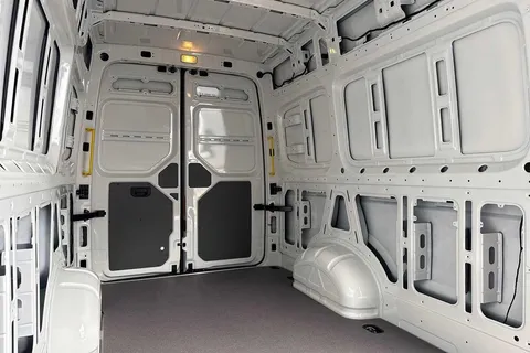 BL75UWS Volkswagen Crafter Cr35 Commerce + T 2.0TDI 140PS EU6 CR35 LWB Commerce Plus FWD 2025 Model-Delivery Mileage Onl Thumbnail #29