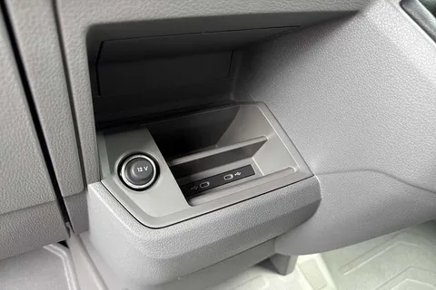 BL75UWS Volkswagen Crafter Cr35 Commerce + T 2.0TDI 140PS EU6 CR35 LWB Commerce Plus FWD 2025 Model-Delivery Mileage Onl Thumbnail #41