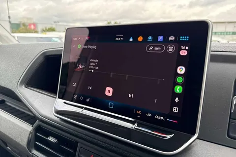 BL75UWS Volkswagen Crafter Cr35 Commerce + T 2.0TDI 140PS EU6 CR35 LWB Commerce Plus FWD 2025 Model-Delivery Mileage Onl Thumbnail #46