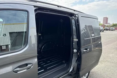 BL75UPJ Volkswagen Caddy Maxi 2.0TDI 122PS C20 Cargo Commerce Pro-Tech Pack Pro DSG Auto Thumbnail #45