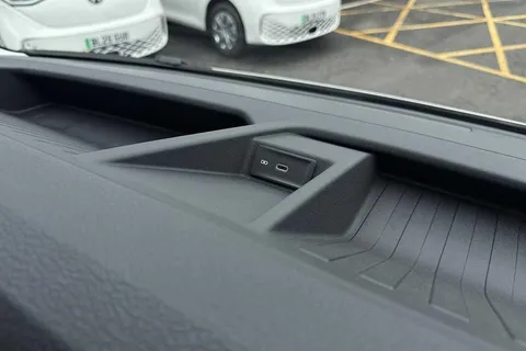 BL75UWS Volkswagen Crafter Cr35 Commerce + T 2.0TDI 140PS EU6 CR35 LWB Commerce Plus FWD 2025 Model-Delivery Mileage Onl Thumbnail #56