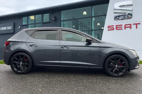 YL69SOH SEAT Leon 1.5 TSI EVO FR Black Edition Euro 6 (s/s) 5dr Thumbnail #3