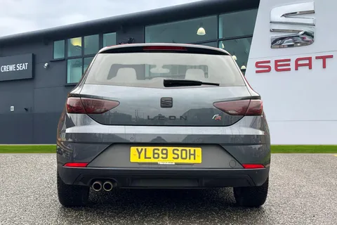 YL69SOH SEAT Leon 1.5 TSI EVO FR Black Edition Euro 6 (s/s) 5dr Thumbnail #4