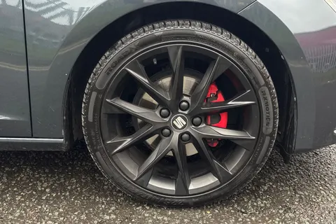 YL69SOH SEAT Leon 1.5 TSI EVO FR Black Edition Euro 6 (s/s) 5dr Thumbnail #10