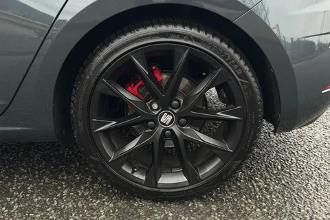 YL69SOH SEAT Leon 1.5 TSI EVO FR Black Edition Euro 6 (s/s) 5dr Thumbnail #12