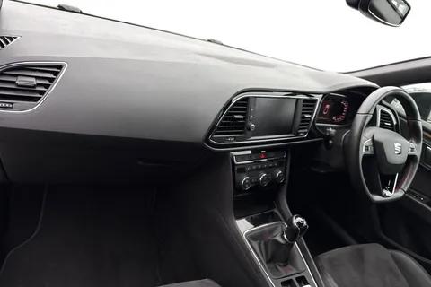 YL69SOH SEAT Leon 1.5 TSI EVO FR Black Edition Euro 6 (s/s) 5dr Thumbnail #15