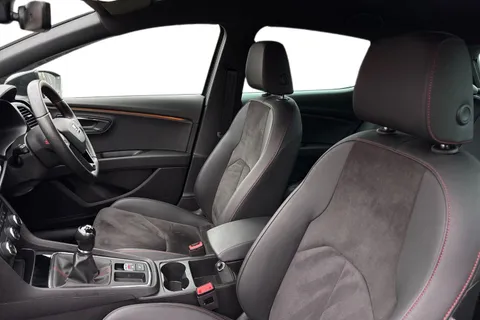 YL69SOH SEAT Leon 1.5 TSI EVO FR Black Edition Euro 6 (s/s) 5dr Thumbnail #16