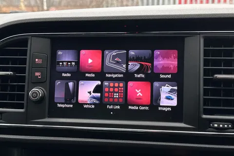 YL69SOH SEAT Leon 1.5 TSI EVO FR Black Edition Euro 6 (s/s) 5dr Thumbnail #17