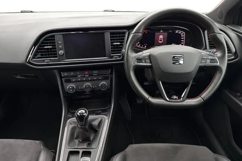 YL69SOH SEAT Leon 1.5 TSI EVO FR Black Edition Euro 6 (s/s) 5dr Thumbnail #18