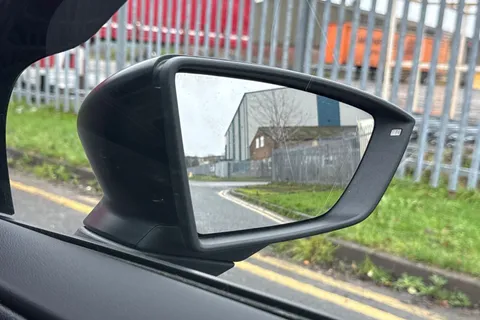 YL69SOH SEAT Leon 1.5 TSI EVO FR Black Edition Euro 6 (s/s) 5dr Thumbnail #21