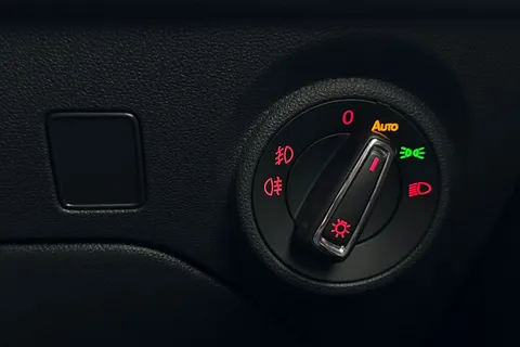 YL69SOH SEAT Leon 1.5 TSI EVO FR Black Edition Euro 6 (s/s) 5dr Thumbnail #33