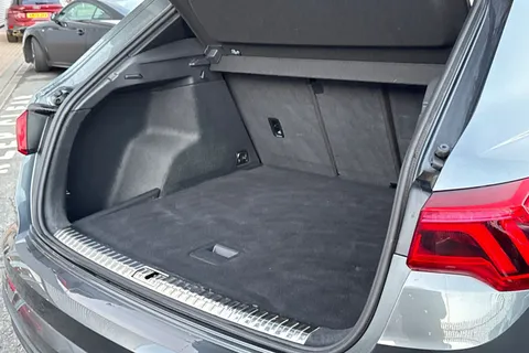 PX72XRR Audi Q3 S line 35 TFSI  150 PS S tronic Thumbnail #36