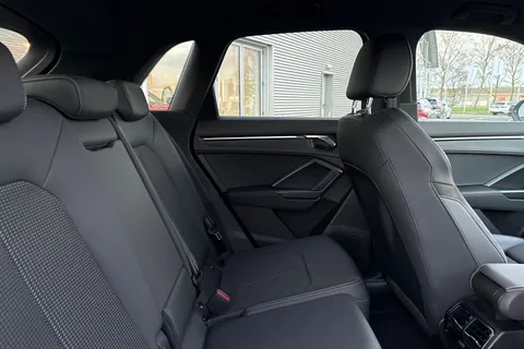 PX72XRR Audi Q3 S line 35 TFSI  150 PS S tronic Thumbnail #38