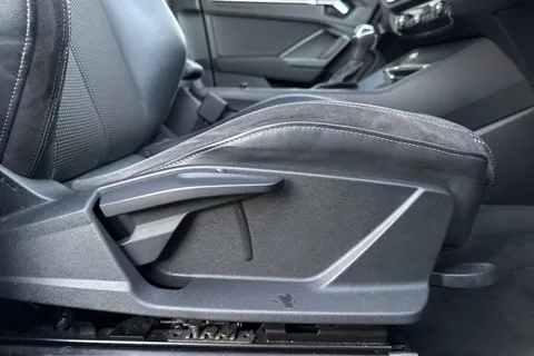 PX72XRR Audi Q3 S line 35 TFSI  150 PS S tronic Thumbnail #45