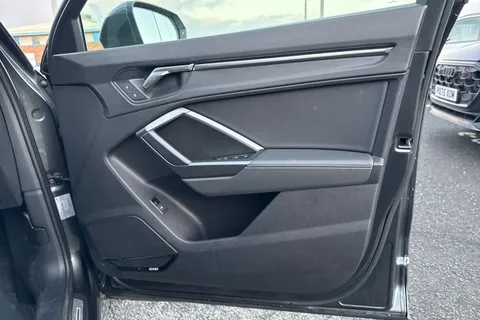 PX72XRR Audi Q3 S line 35 TFSI  150 PS S tronic Thumbnail #47