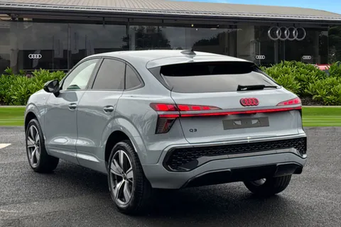  Audi Q3 1.5 TFSI Launch Edition Sportback S Tronic Euro 6 (s/s) 5dr Thumbnail #3