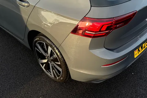 KW25EGY Volkswagen Golf 1.5 TSI 204 Style eHybrid 5dr DSG **18' CATANIA ALLOYS, PAN ROOF, WINTER PK Thumbnail #9