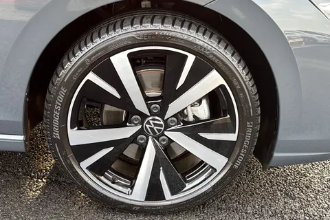 KW25EGY Volkswagen Golf 1.5 TSI 204 Style eHybrid 5dr DSG **18' CATANIA ALLOYS, PAN ROOF, WINTER PK Thumbnail #14