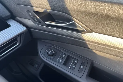 KW25EGY Volkswagen Golf 1.5 TSI 204 Style eHybrid 5dr DSG **18' CATANIA ALLOYS, PAN ROOF, WINTER PK Thumbnail #22