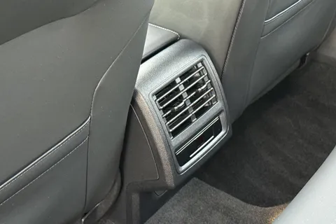 KW25EGY Volkswagen Golf 1.5 TSI 204 Style eHybrid 5dr DSG **18' CATANIA ALLOYS, PAN ROOF, WINTER PK Thumbnail #33