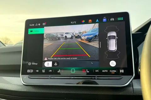 KW25EGY Volkswagen Golf 1.5 TSI 204 Style eHybrid 5dr DSG **18' CATANIA ALLOYS, PAN ROOF, WINTER PK Thumbnail #37