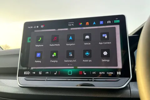 KW25EGY Volkswagen Golf 1.5 TSI 204 Style eHybrid 5dr DSG **18' CATANIA ALLOYS, PAN ROOF, WINTER PK Thumbnail #38