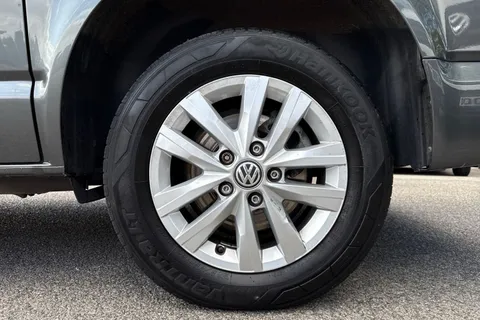 DE74WPW Volkswagen Transporter 2.0 TDI 110 Highline Van Thumbnail #12