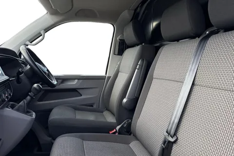 DE74WPW Volkswagen Transporter 2.0 TDI 110 Highline Van Thumbnail #16