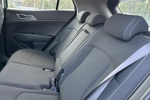 SC72HMU Kia Sportage 1.6 T-GDi 2 Euro 6 (s/s) 5dr Thumbnail #19