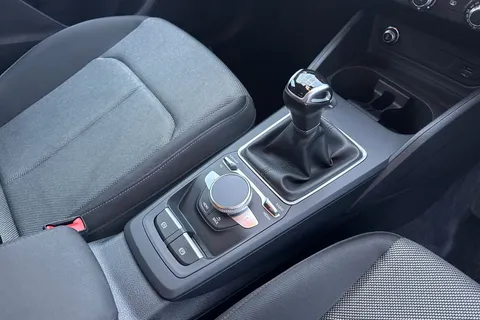 DG24BXU Audi Q2 Sport 35 TFSI  150 PS 6-speed Thumbnail #24