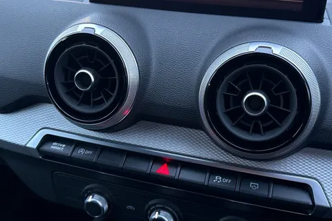 DG24BXU Audi Q2 Sport 35 TFSI  150 PS 6-speed Thumbnail #45