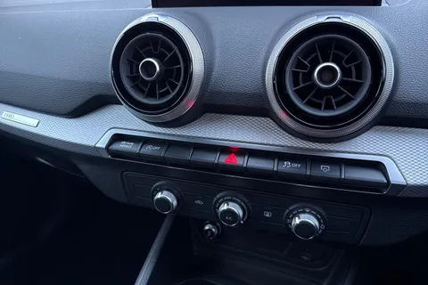 DG24BXU Audi Q2 Sport 35 TFSI  150 PS 6-speed Thumbnail #46