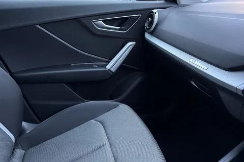 DG24BXU Audi Q2 Sport 35 TFSI  150 PS 6-speed Thumbnail #51