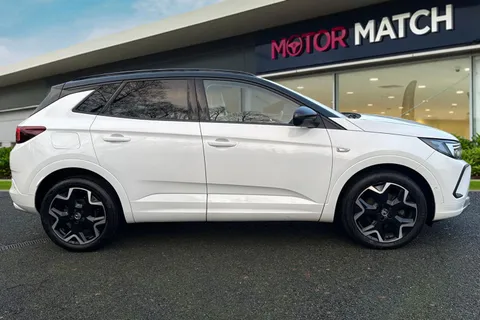 PF22JYE Vauxhall Grandland 1.2 Turbo Ultimate Auto Euro 6 (s/s) 5dr Thumbnail #4