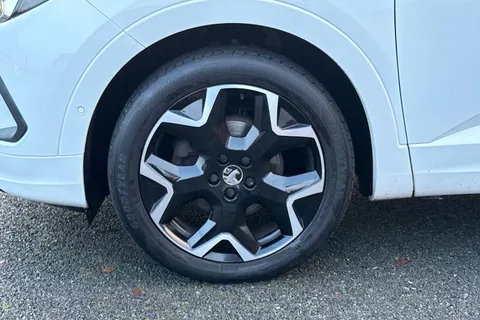 PF22JYE Vauxhall Grandland 1.2 Turbo Ultimate Auto Euro 6 (s/s) 5dr Thumbnail #13