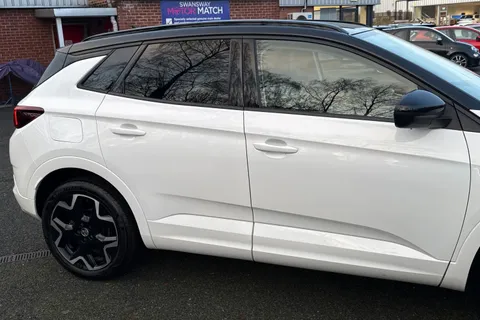 PF22JYE Vauxhall Grandland 1.2 Turbo Ultimate Auto Euro 6 (s/s) 5dr Thumbnail #30