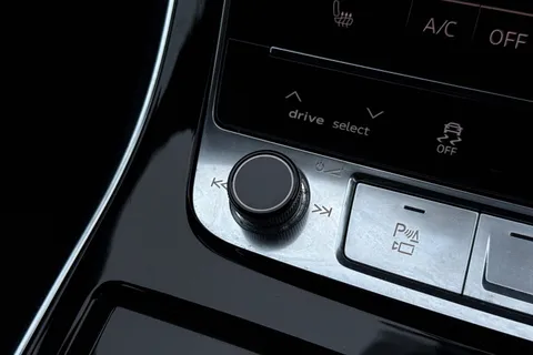 DY71CCA Audi Q8 S line 50 TDI quattro 286 PS tiptronic Thumbnail #52